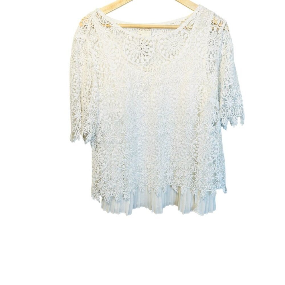 Chicos Lace and Pleats Alabaster Top Size 1 White Coastal Beach Summer Travel - Picture 2 of 6